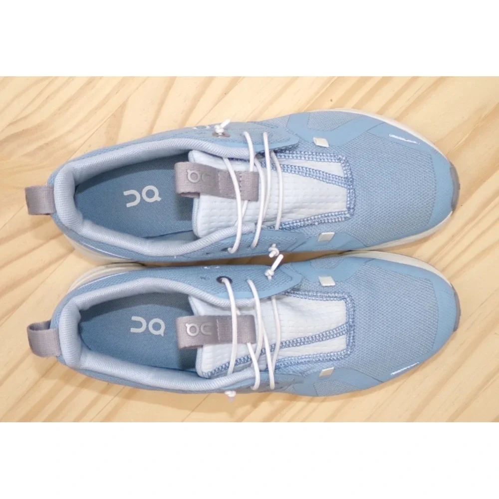 On Cloud Sky Shoes Youth Light Blue Sz Y6 or Womens 7.5 Slip On Sneakers